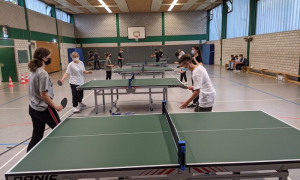 Neue Tischtennisplatten